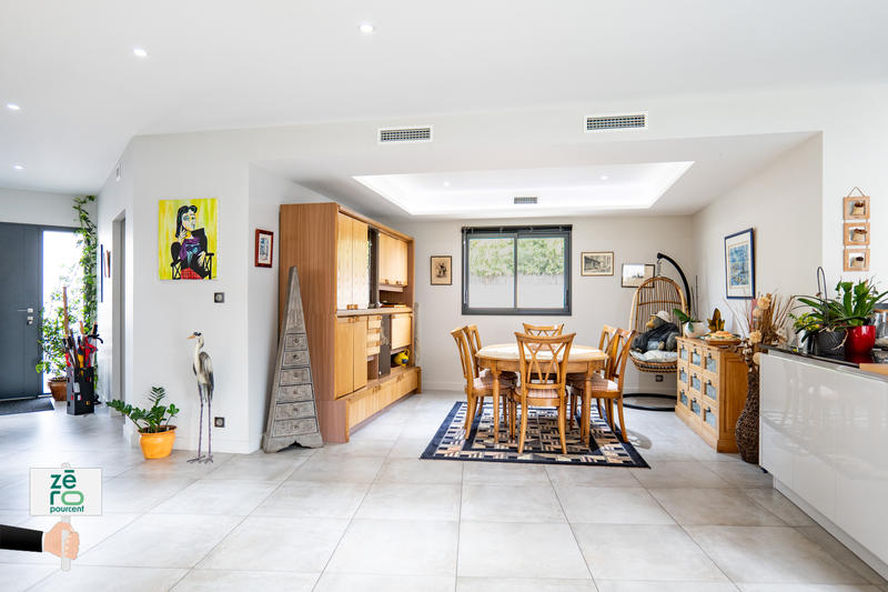 Maison - 182 m² - 7 pièces