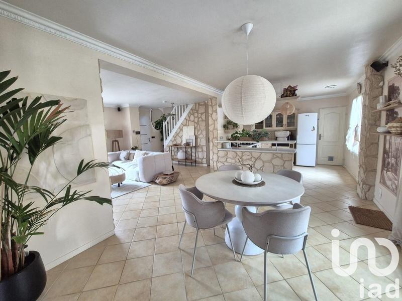 Maison - 158 m² - 8 pièces