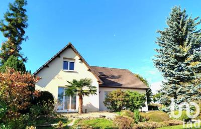 Maison - 201 m² - 8 pièces