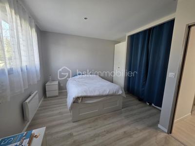 Maison - 240 m² - 6 pièces