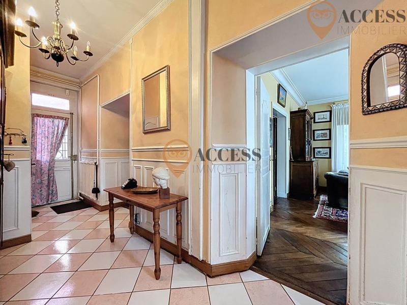 Maison - 209 m² - 8 pièces