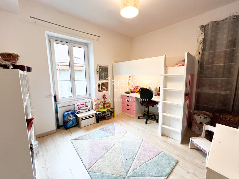 Appartement - 125 m² - 6 pièces