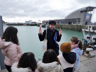 Visite commentée pour les enfants : Polo, raconte moi le port de pêche