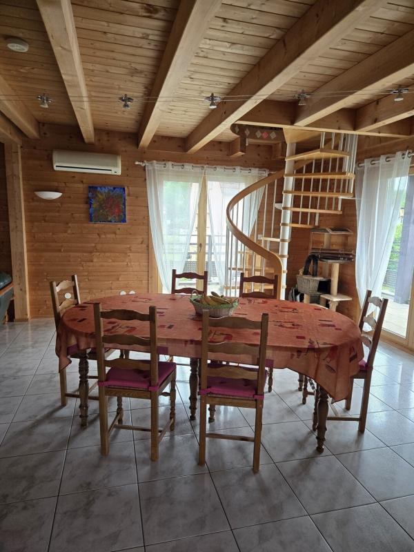 Châlet - 240 m² - 9 pièces