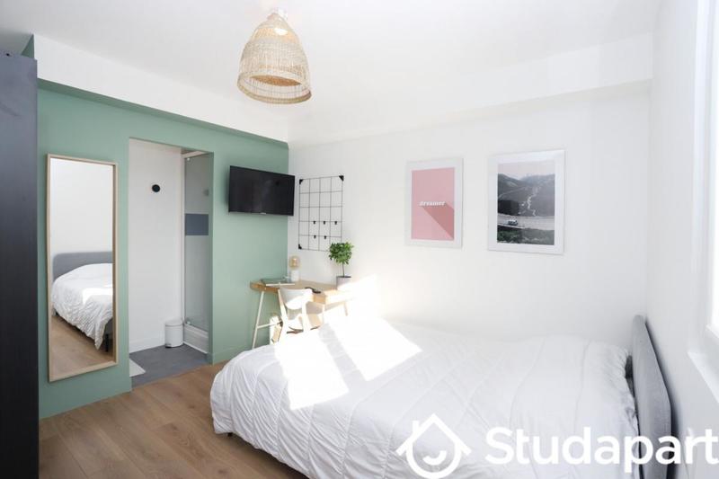 Chambre - 11 m² - 1 pièce