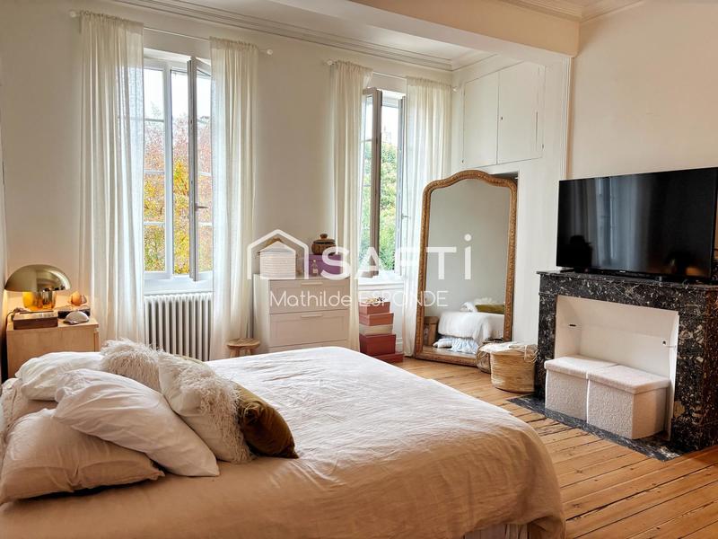 Maison - 342 m² - 10 pièces