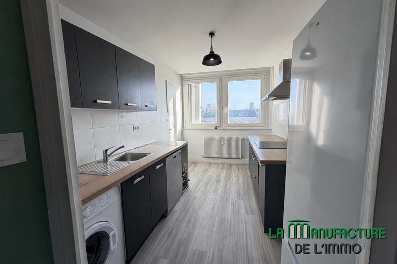 Appartement - 90 m² - 4 pièces