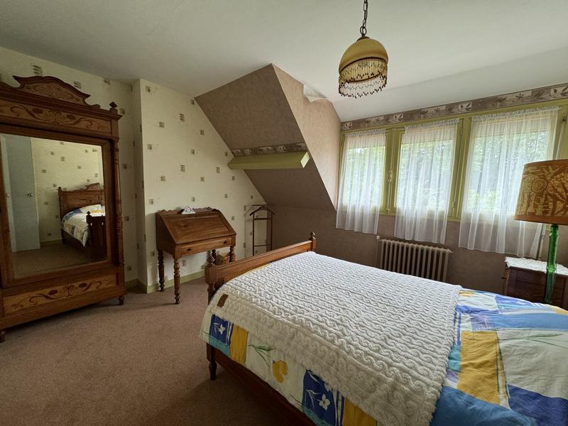 Maison traditionnelle - 168 m² - 7 pièces