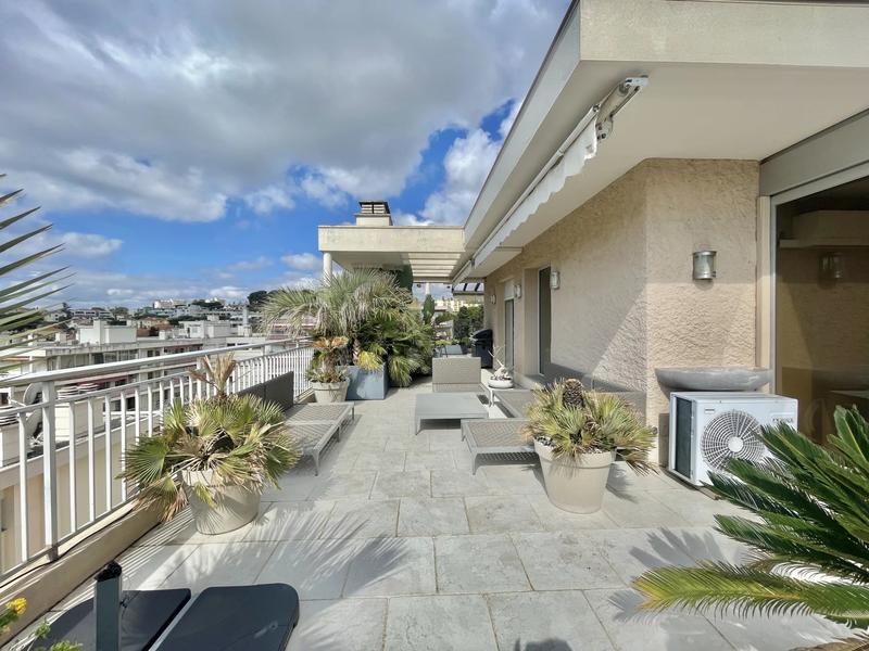 Appartement - 143 m² - 4 pièces