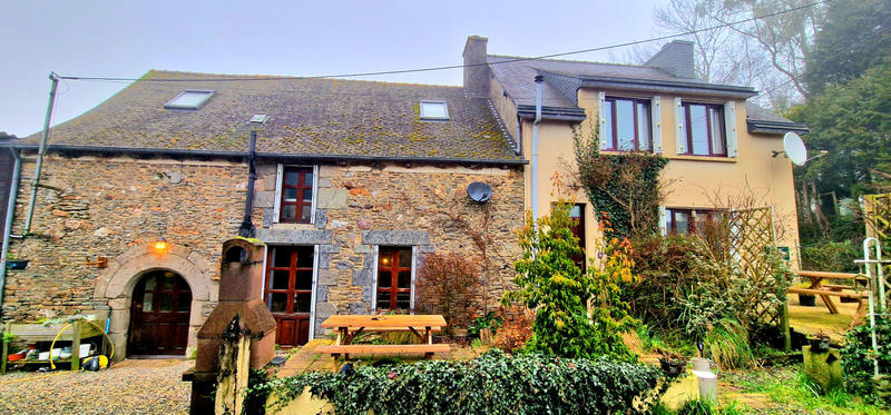 Maison - 165 m² - 8 pièces