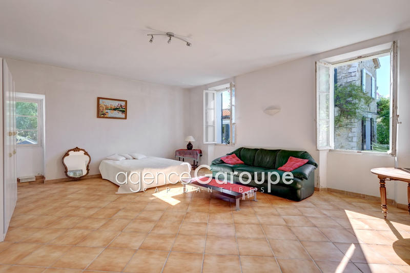 Maison - 225 m² - 6 pièces
