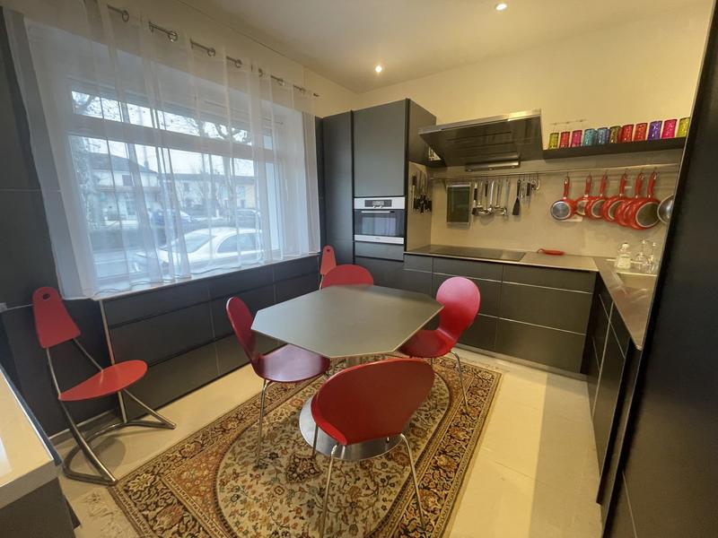 Maison traditionnelle - 176 m² - 7 pièces