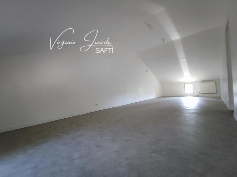 Maison - 216 m² - 9 pièces