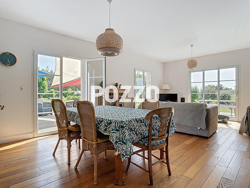 Maison - 200 m² - 7 pièces