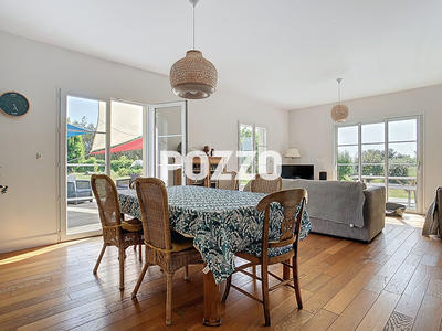 Maison - 200 m² - 7 pièces