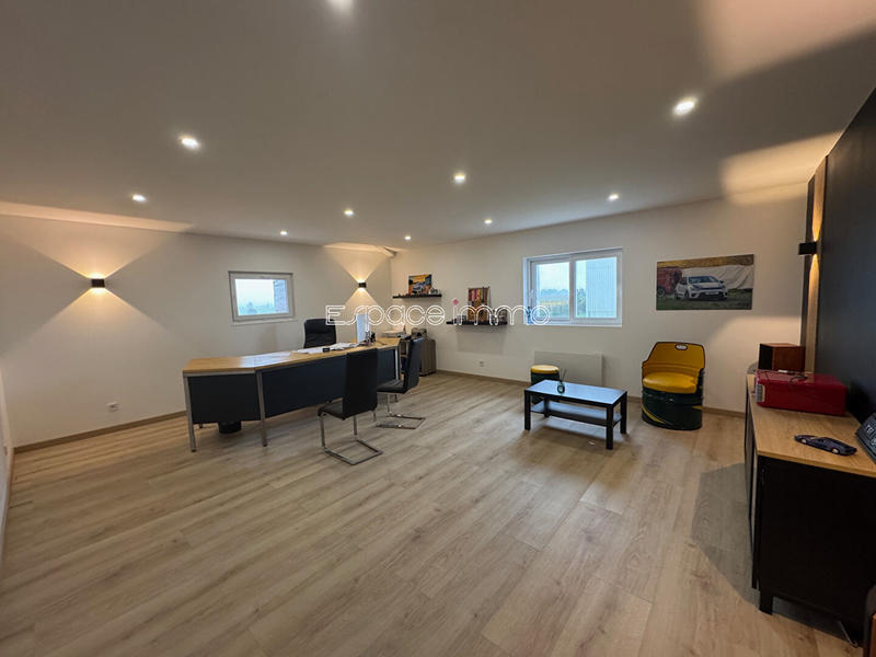 Local commercial - 636 m²