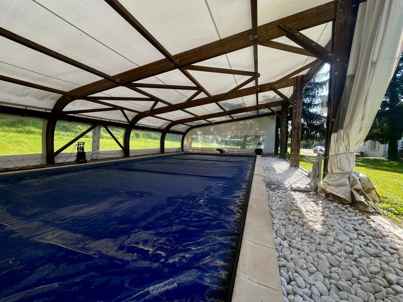 Maison - 230 m² - 10 pièces