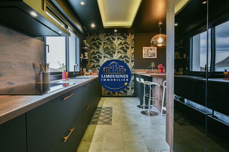 Villa - 322 m² - 11 pièces