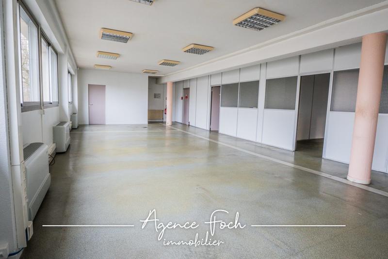 Local d'activités - 822 m²