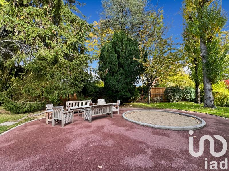 Appartement - 206 m² - 9 pièces