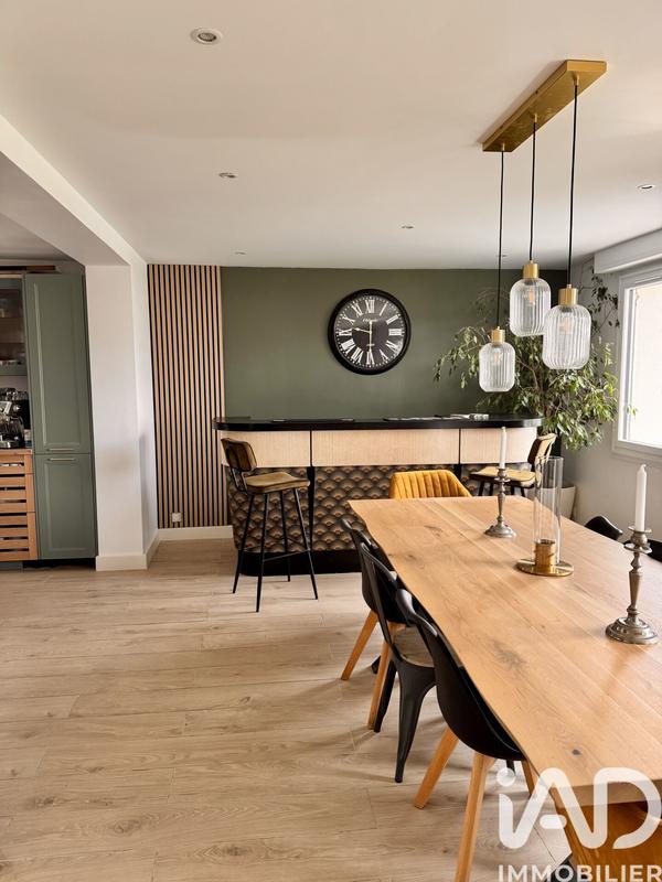 Maison de ville - 200 m² - 8 pièces