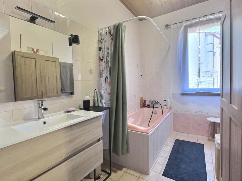 Maison - 230 m² - 5 pièces