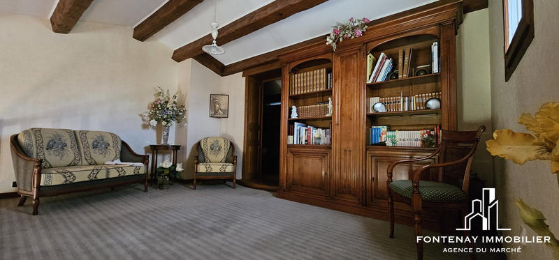 Maison - 220 m² - 7 pièces