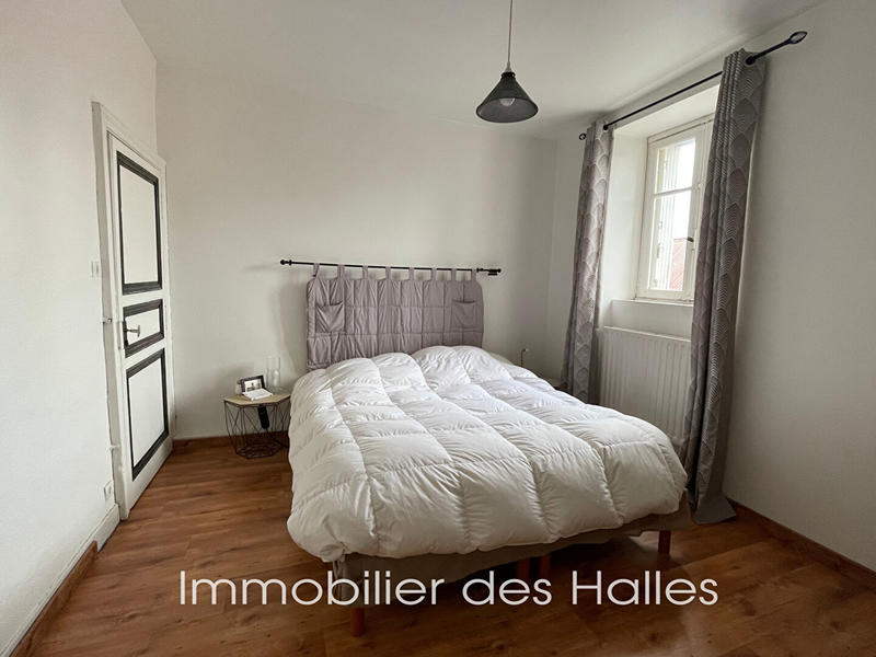 Maison - 219 m² - 9 pièces