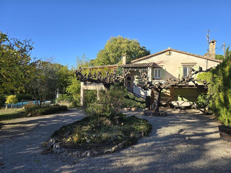 Villa - 200 m² - 7 pièces