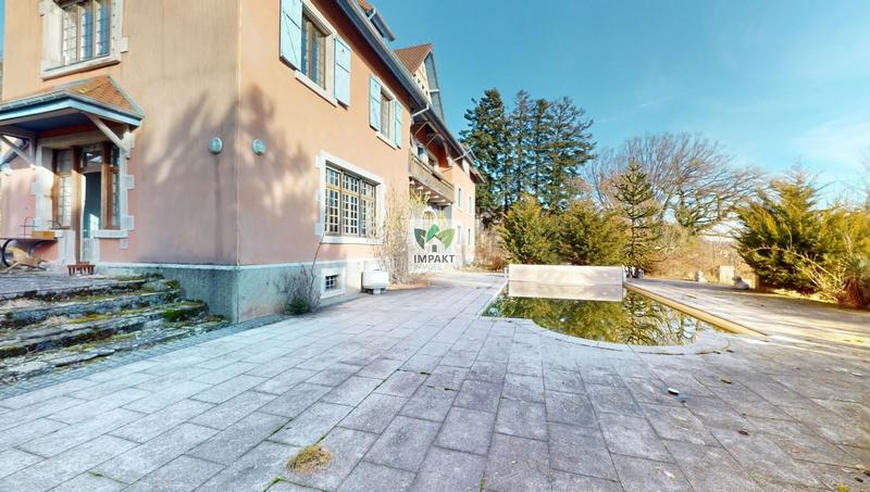 Maison - 460 m² - 15 pièces