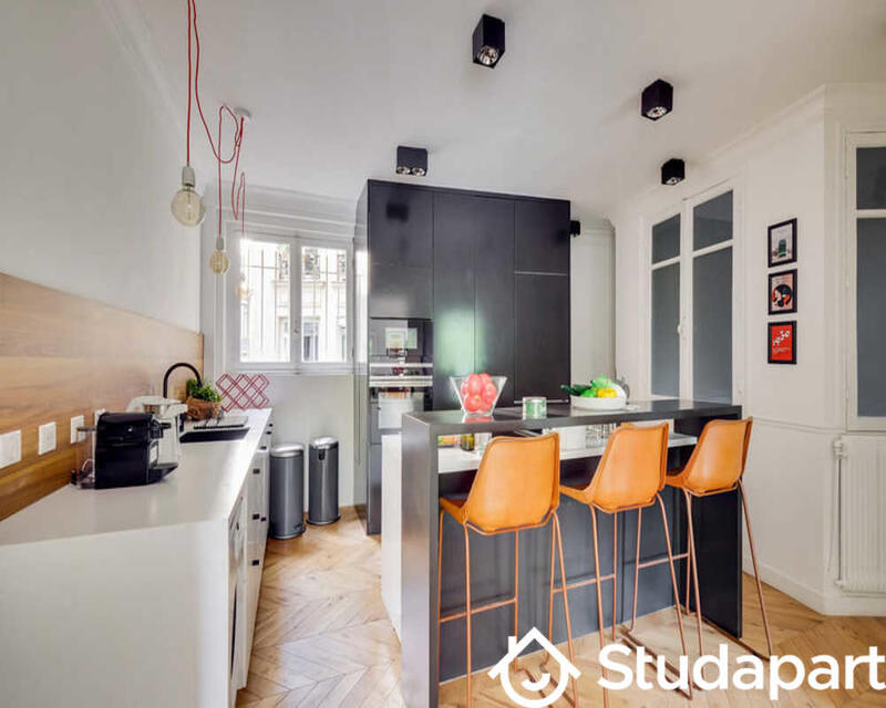 Chambre - 100 m² - 1 pièce