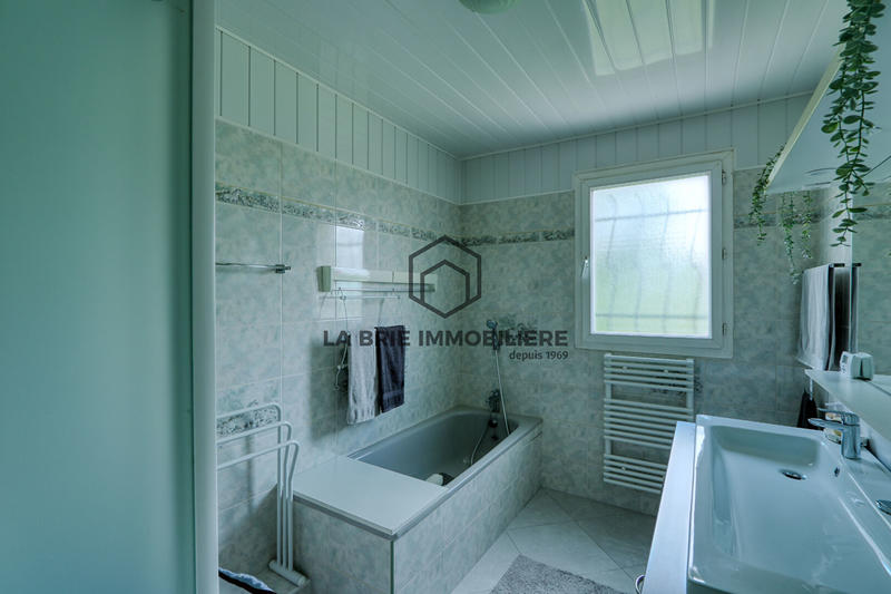 Maison - 192 m² - 8 pièces