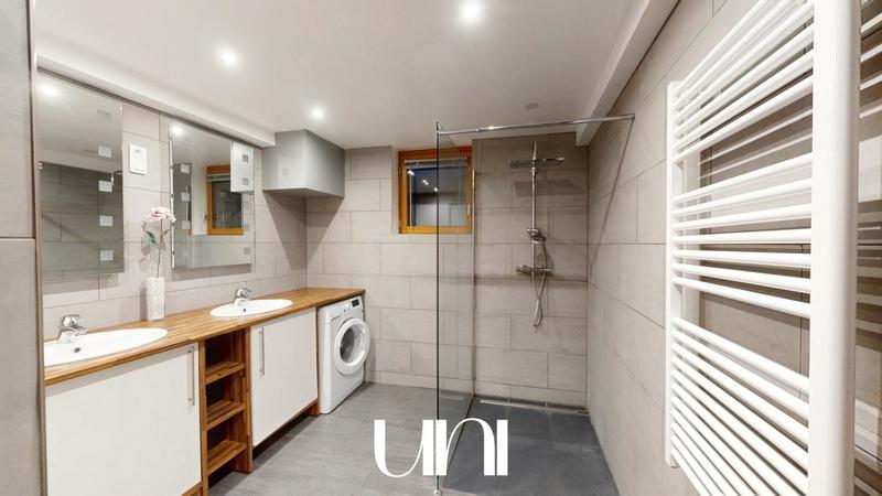 Maison - 630 m² - 30 pièces