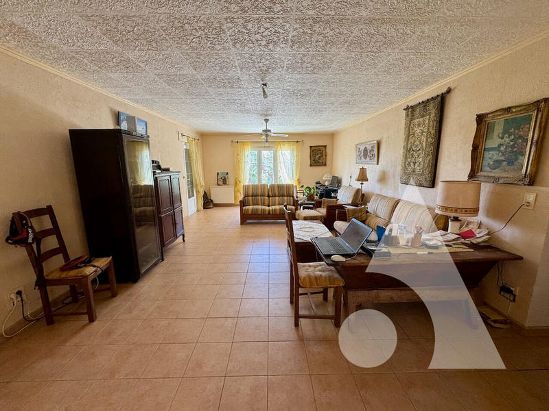 Maison - 247 m² - 7 pièces