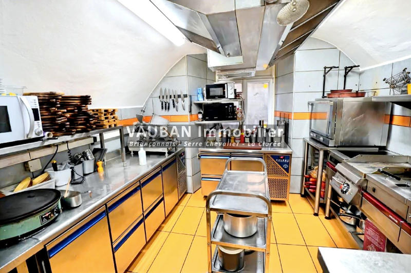 Maison - 228 m² - 9 pièces