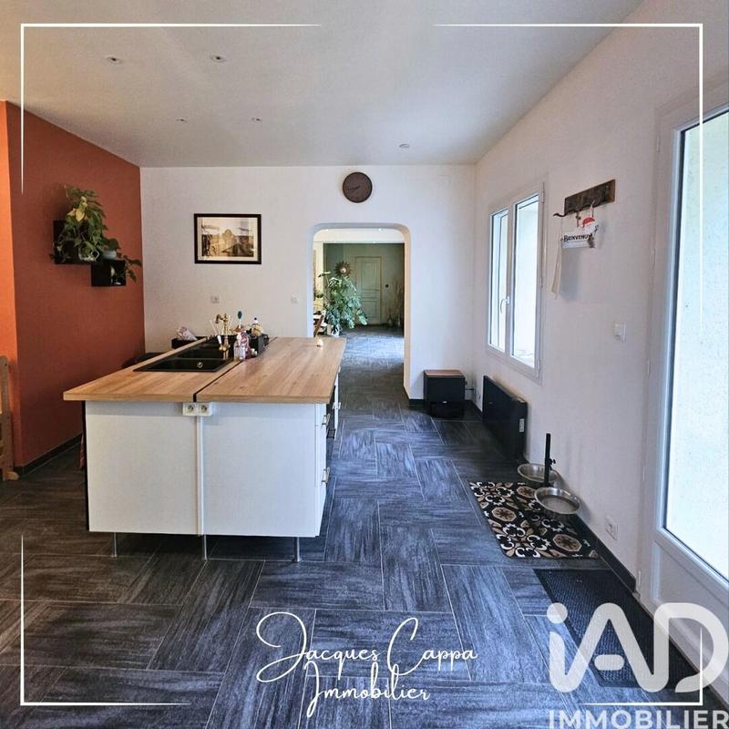 Maison - 220 m² - 6 pièces