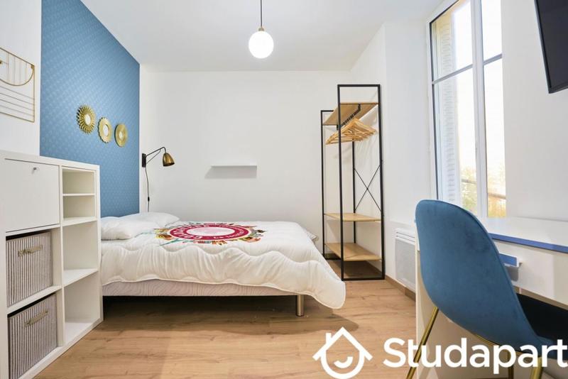 Chambre - 13 m² - 1 pièce