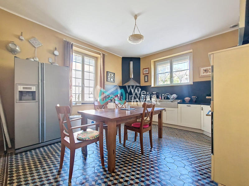 Maison - 445 m² - 7 pièces