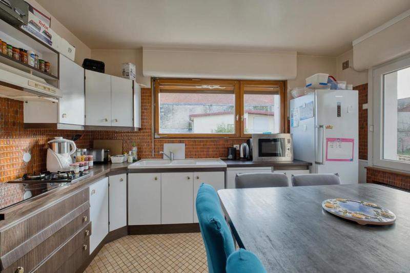 Maison - 175 m² - 9 pièces