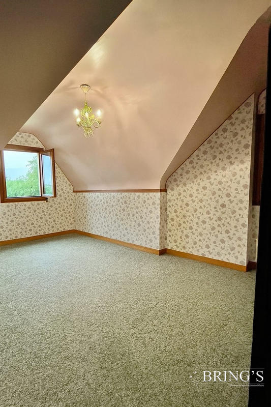 Maison - 105 m² - 6 pièces