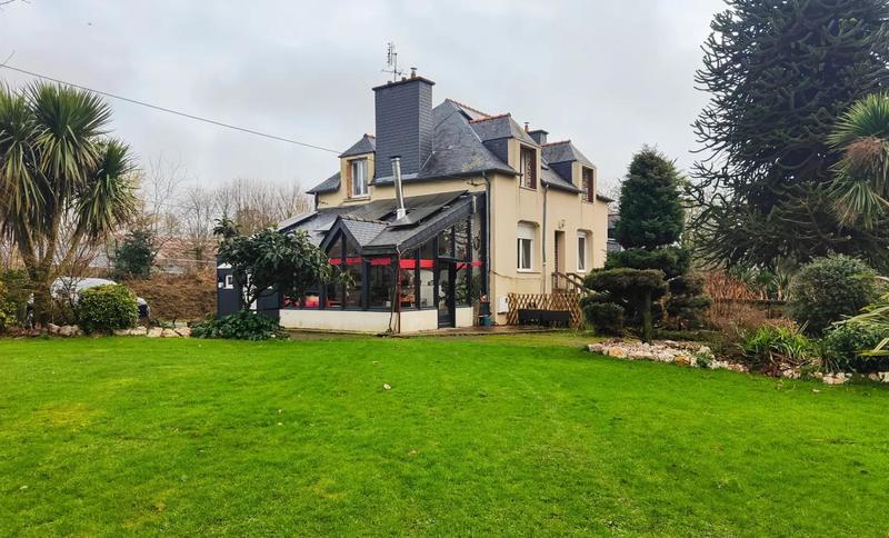 Maison - 172 m² - 8 pièces