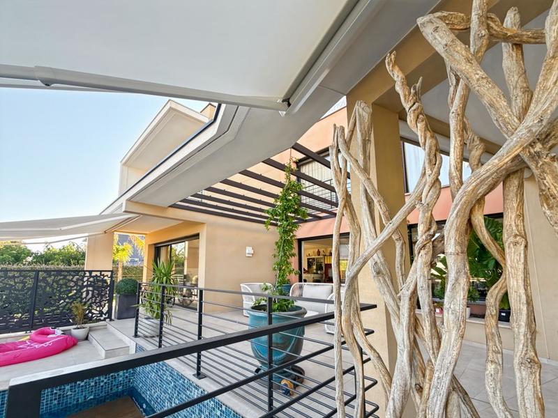 Maison - 311 m² - 5 pièces