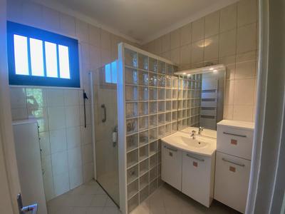 Maison traditionnelle - 137 m² - 5 pièces