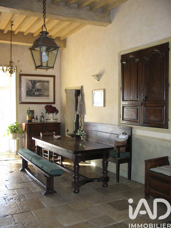 Maison - 1 000 m² - 30 pièces