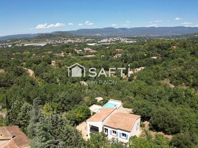 Maison - 166 m² - 7 pièces