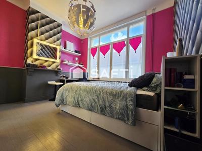 Maison de ville - 217 m² - 9 pièces