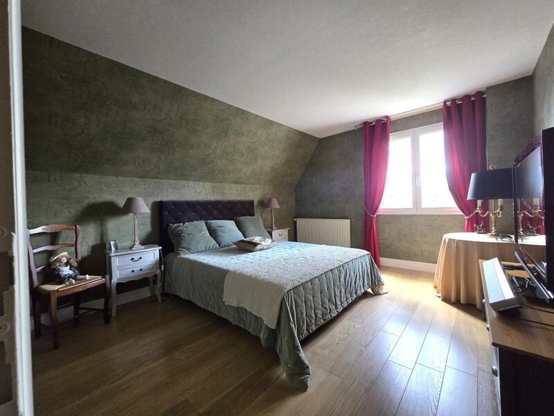 Maison - 183 m² - 7 pièces