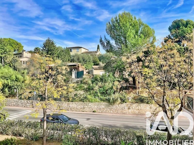 Appartement - 79 m² - 4 pièces