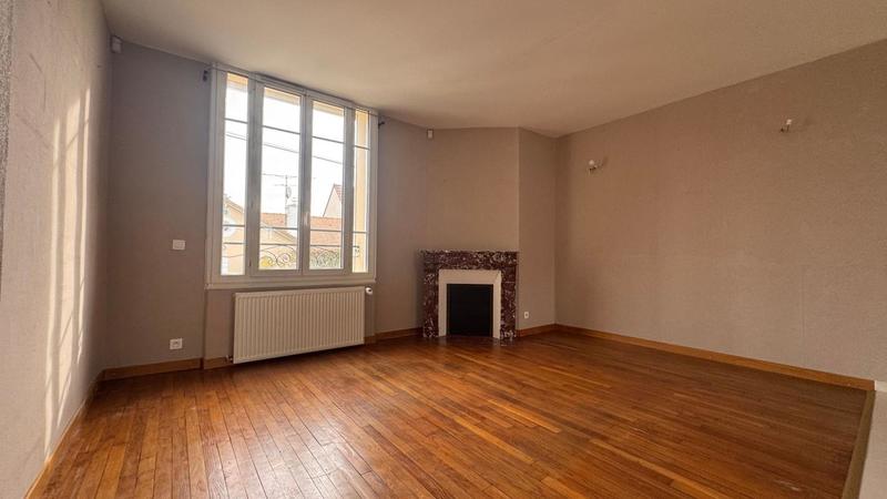 Maison - 220 m² - 9 pièces