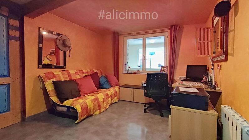 Maison - 300 m² - 6 pièces